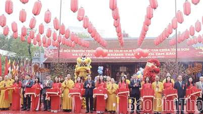 Eröffnungszeremonie des traditionellen Festivals in der Tich-Son-Pagode