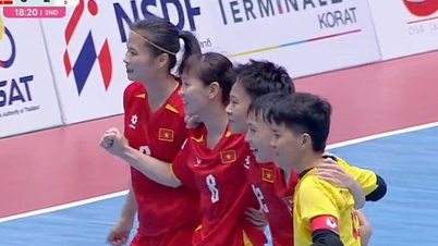 Det vietnamesiske futsal-laget gjør comeback for å nå semifinalen i det sørøst-asiatiske futsalmesterskapet.