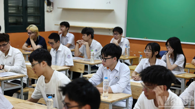 Rooster voor de stadsbrede toets van leerlingen uit de 11e en 12e klas in Hanoi.