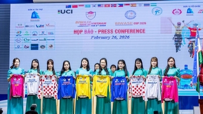 De internationale wielerwedstrijd voor vrouwen van 2026 in Ho Chi Minh-stad trok meer dan 100 wielrensters uit Vietnam en het buitenland.