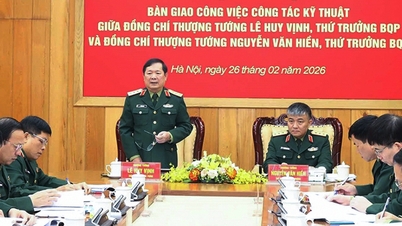 Two generals hand over important military duties.