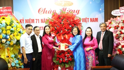Die Stadtverwaltung gratuliert dem Gesundheitsministerium zum Tag der vietnamesischen Ärzte (27. Februar).