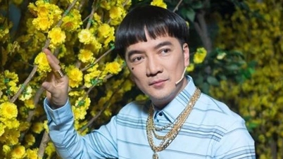 담빈흥은 금으로 치장하고, 칸반은 자신보다 17살이나 많은 남편에게 응석받이로 자라는 것에 슬퍼하며 운다.