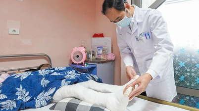 Bé gái 8 tuổi mắc ung thư sụn đã được tái tạo thành công mắt cá ngoài và khớp cổ chân