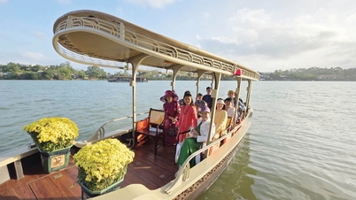 Ekskursi musim semi di Sungai Perfume