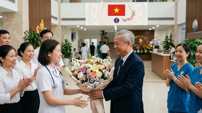 Ucapan penuh makna kepada doktor dan kakitangan perubatan sempena ulang tahun ke-71 Hari Doktor Vietnam.