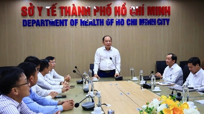 Direktur Dinas Kesehatan Kota Ho Chi Minh: Keahlian profesional saja tidak cukup; etika medis juga mencakup mendengarkan dan bertanggung jawab.