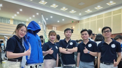 Mempromosikan universitas kewirausahaan.