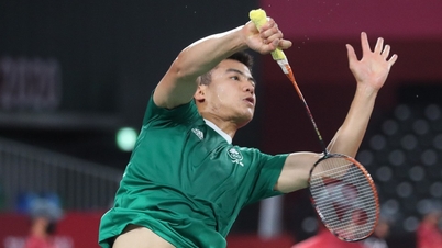 By defeating his Thai opponent, Nguyen Nhat extended his winning streak at the prestigious badminton tournament.