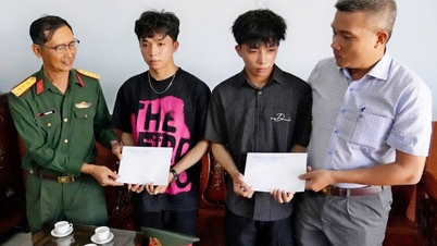 Muchas parejas de gemelos en Quang Ngai se han ofrecido como voluntarios para unirse al ejército.