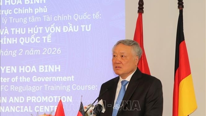 Accélérer la formation de ressources humaines de haute qualité pour le Centre financier international du Vietnam.