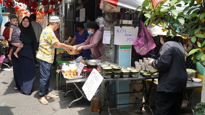 מה מוכרים בשוק האוכל של חודש הרמדאן בהו צ'י מין סיטי שנפתח רק לחודש אחד?