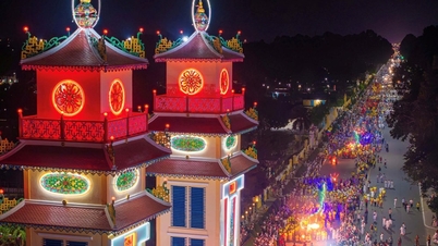 Tay Ninh میں سپریم ہستی کی سالگرہ کا شاندار جشن منایا جا رہا ہے۔