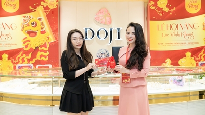 DOJI attire des clients achetant de l'or et de l'argent le jour du Dieu de la Richesse