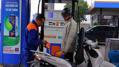 Industri- og handelsdepartementet krever at det ikke skal bli noen avbrudd i forsyningen av petroleumsprodukter.