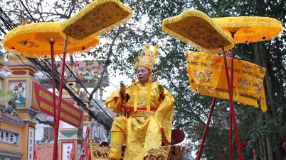 De Sai-tempel en het ritueel waarbij de legendes uit de tijd van koning Thuc worden nagespeeld.