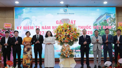 A Lao Cai Tartományi 1. számú Általános Kórház a Vietnámi Orvosok Napjának 71. évfordulóját ünnepli.