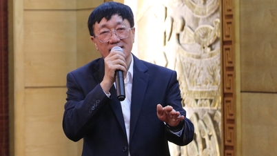 베트남 사회정책은행 대표단은 박닌성에서 활동하고 있습니다.
