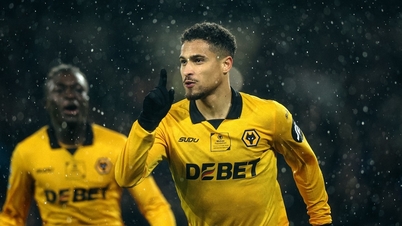 Aston Villa suferă o înfrângere șocantă, plasând-o pe Manchester United într-o poziție de forță.