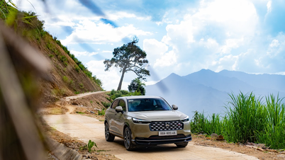 Honda Vietnam has officially implemented the new suggested retail price for the HR-V e:HEV RS model.