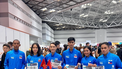 Hoang Nguyen Thanh dan Hoang Thi Ngoc Hoa menguji keterampilan mereka di Tokyo, mempercepat kemajuan mereka menuju Tien Phong Marathon 2026.