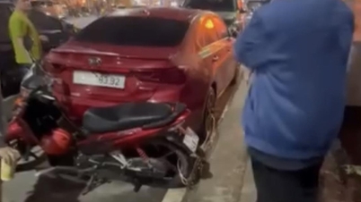 سڑک کنارے کھڑی گاڑی کے پہیے لاک کرنے پر خاتون کو طلب کر لیا گیا۔