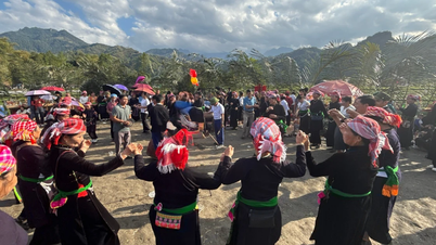 A vila de Chut celebra o festival da colheita.