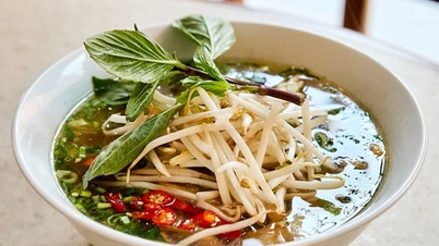 Eine Schüssel Pho kostet 550.000 VND in einem vietnamesischen Restaurant im Herzen Englands, das seit 24 Jahren besteht.