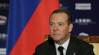 Russia criticizes the US and Israel for pushing the Middle East into an 'abyss'.