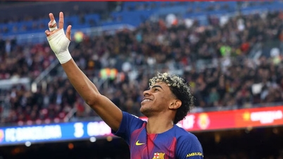 Yamal slo Messis rekord med sitt første hat-trick for Barca.