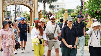 Vietnam's tourism industry breaks records, creating momentum to achieve the target of 25 million international visitors.