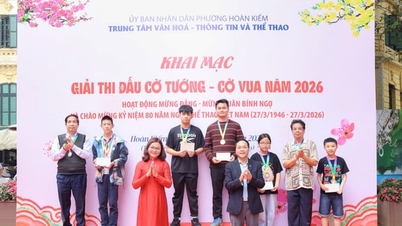 Distrik Hoan Kiem sedang menyebarkan gerakan olahraga catur dan dam.