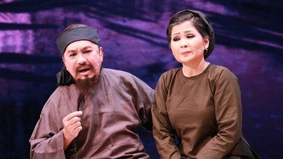 À la pleine lune du premier mois lunaire, les artistes de scène se souviennent et expriment leur gratitude envers le professeur Ba Đợi.