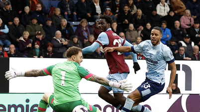 LO MÁS DESTACADO Burnley 3-4 Brentford: Una persecución loca en Turf Moor
