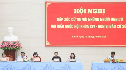 16. Ulusal Meclis adayları, Lam Dong eyaletinin 5 numaralı seçim bölgesinde seçmenlerle bir araya geldi.