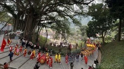 Lao Cai Ward opens festival at Thuong Temple