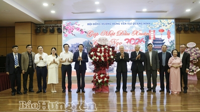 Asosiasi ekspatriat Hung Yen di provinsi Quang Ninh mengadakan pertemuan musim semi.