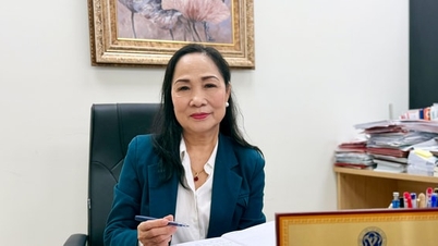 A Vietnámi Színházművészek Szövetségének elnöke, Trinh Thuy Mui népművész: