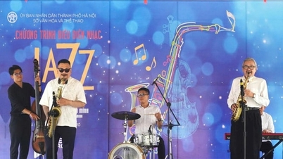 Melodiile de jazz care întâmpină luna martie umplu atmosfera din Hanoi.