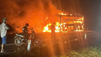 L'éclatement d'un pneu provoque l'embrasement d'un bus-couchettes sur la voie de contournement est de Dak Lak.