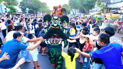 Sebanyak 1.200 penampil akan berpawai di jalanan selama Festival Lentera 2026.