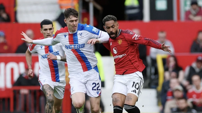 Manchester United předvedl emotivní obrat proti Crystal Palace a posunul se mezi první trojku Premier League.