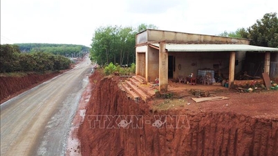 Dong Nai : De nombreuses maisons « surplombent » la route après l'abaissement de la plateforme DT.753.