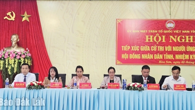 បេក្ខជន​សម្រាប់​ក្រុមប្រឹក្សា​ប្រជាជន​ខេត្ត ស្រុក​បោះឆ្នោត​លេខ ១៤ ជួប​ជាមួយ​អ្នកបោះឆ្នោត​នៅ​ឃុំ​ហ័រសឺន។