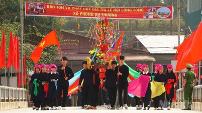 O Festival Lồng Tồng do povo Tay em Lao Cai