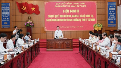 General Nguyen Trong Nghia presided over the announcement of the decision to supervise the Standing Committee of the Tay Ninh Provincial Party Committee.