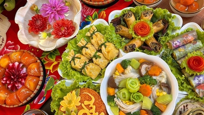 តើ​ម្ហូប​អ្វីខ្លះ​ដែល​គួរ​ដាក់​ក្នុង​ថាស​ថ្វាយ​ព្រះ​សម្រាប់​ព្រះ​ច័ន្ទ​ពេញ​វង់​ដំបូង​នៃ​ខែ​ចន្ទគតិ ហើយ​តើ​គួរ​រៀបចំ​ម្ហូប​ទាំងនោះ​យ៉ាង​ដូចម្តេច​ឲ្យ​ទាក់ទាញ?