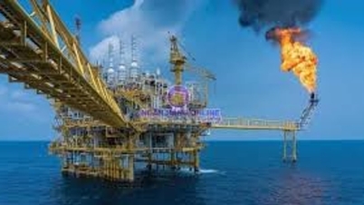 Les cours mondiaux du pétrole approchent de leur plus haut niveau en sept mois, le Brent atteignant 71,97 dollars le baril.