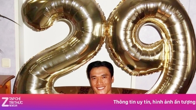 Bramkarz Bui Tien Dung ma 29 lat.