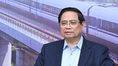 A Ho Si Minh-város - Dong Nai vasútvonal, amely összeköttetésben áll a Long Thanh repülőtérrel, sürgős megvalósítása.